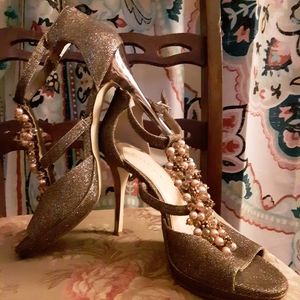 Gorgeous Gianni Bini heels